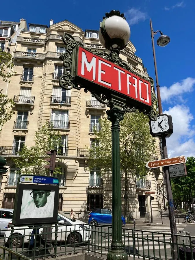 Paris 42M Studio Plus Terrace Apartment