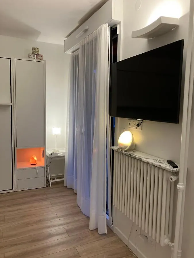 Paris 42M Studio Plus Terrace France
