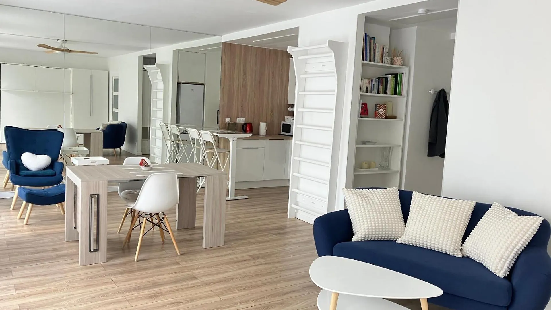 Paris 42M Studio Plus Terrace contacts